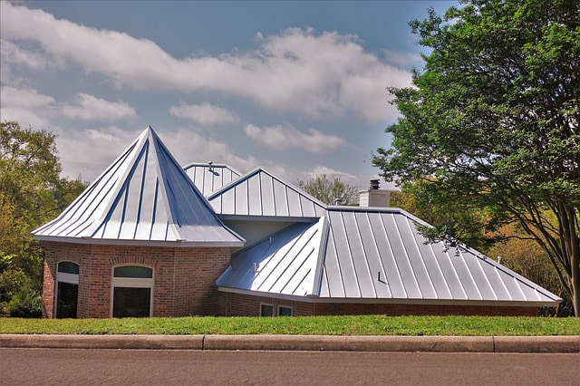 Metal roofing contractor in Madison